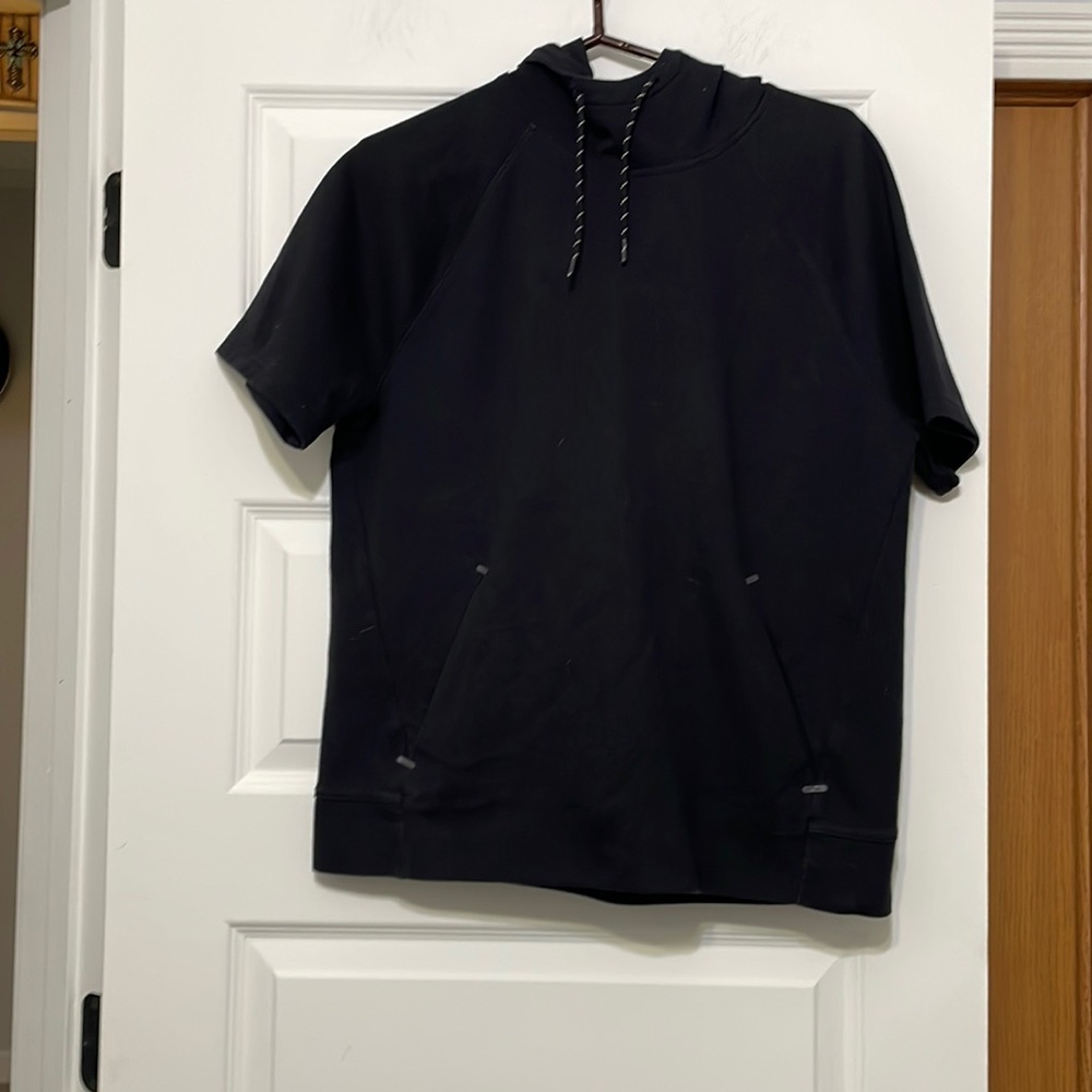 Old Navy sweatshirt, short sleeve, pockets in front,
